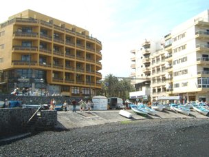 Muelle pesquero de Puerto de la Cruz, visto hacia el suroeste