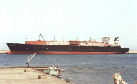 El I�igo Tapias, en el Muelle Sur